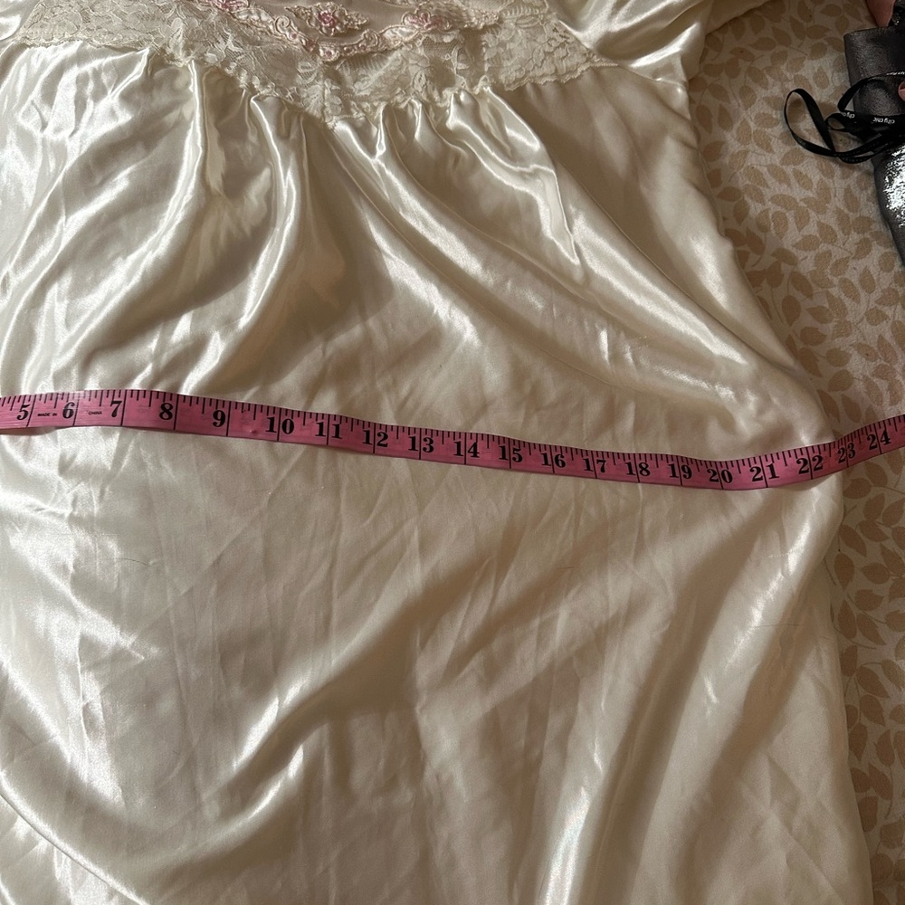 Lisa Steven’s White Vintage Satin Lace Embroidered 1/2Sleeves Ladies Nightgown S - Picture 14 of 15